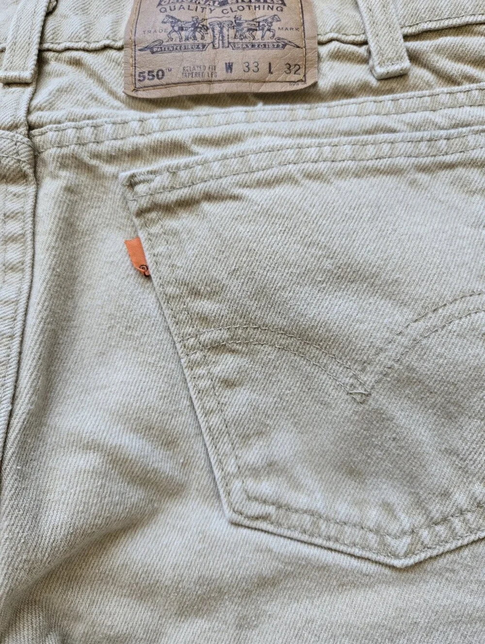 Levis 550 Relaxed Fit Tapered Leg Jeans Mens 33×32 Beige Khaki Made In USA